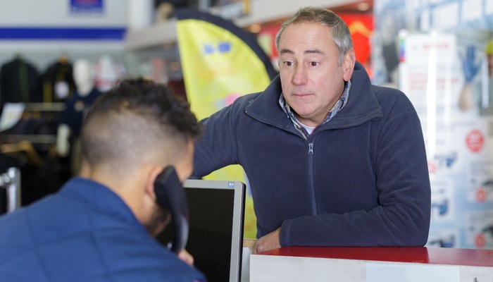 Customer complaining in a shop